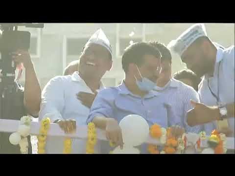 ⁣Chief Minister Shri Arvind Kejriwal's road show with the people of Surat who started change Gujarat