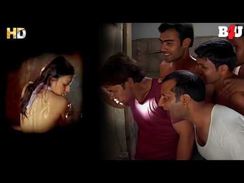 ⁣राजपाल यादव और उनकी गैंग ने छेद में से लड़की को नहाते हुए देख लिए मजे | Undertrial Movie Scene
